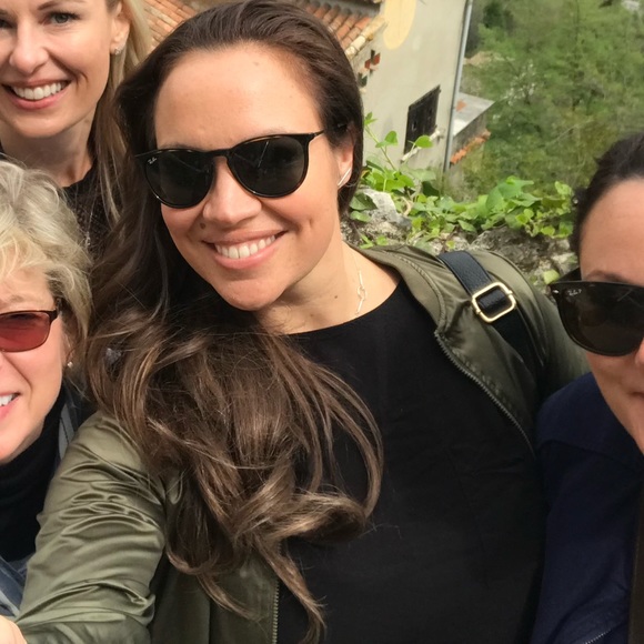 Meet your Posher, Sarah - Picture 1 of 1